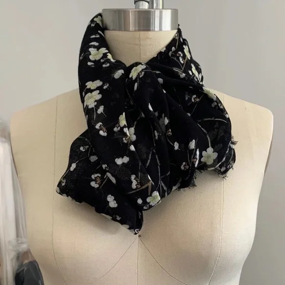 ONAM Fleur Scarf (in Night Botanical) - NWT - Picture 5 of 7
